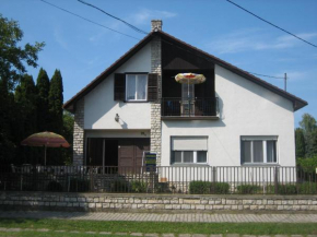Aranypart 35 Apartman